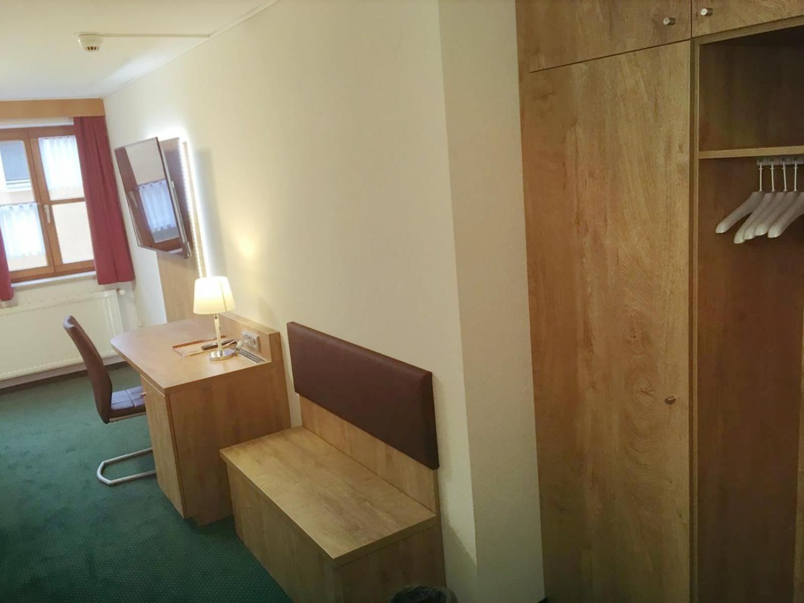 Hotel Gasthof Zum Loewen Velburg Habitación foto